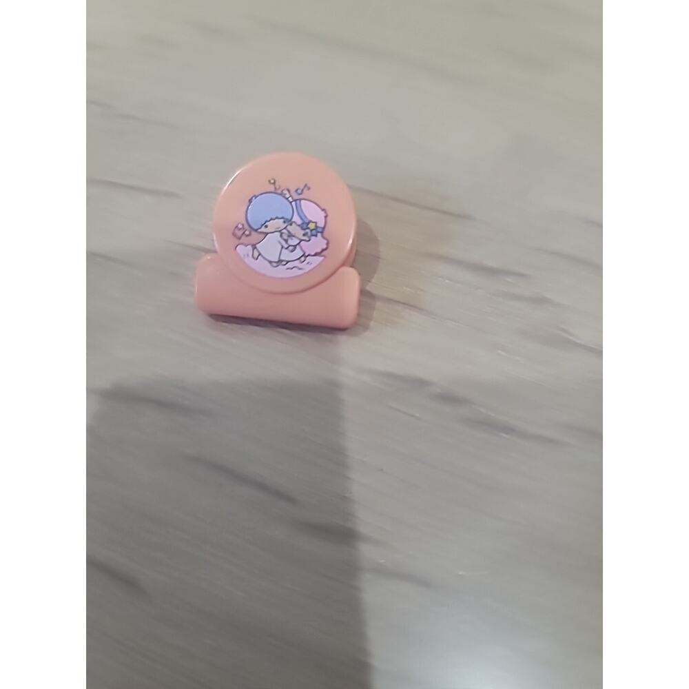 Vintage 1977 Pink Sanrio Mini Paper Clip Little Twin Stars Light Pink - Picture 7 of 7